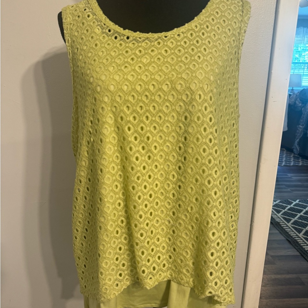 Vera wang 2 layer sleeveless top